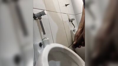 Fun Time at the Glory Hole (104)