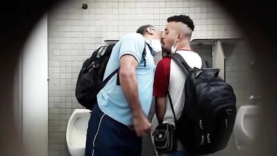 Fun Time at the Glory Hole (149)