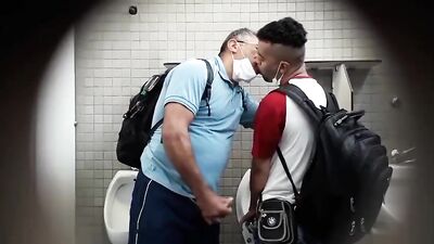 Fun Time at the Glory Hole (149)