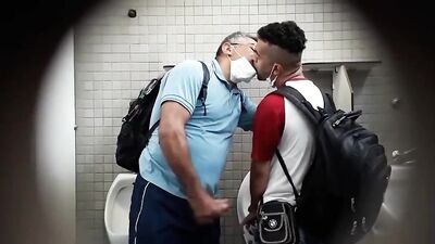 Fun Time at the Glory Hole (149)