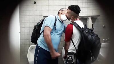 Fun Time at the Glory Hole (149)