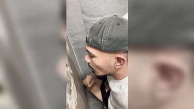 Fun Time at the Glory Hole (10)
