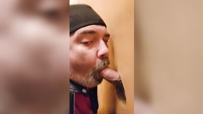 Fun Time at the Glory Hole (130)