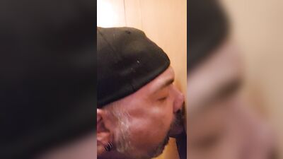 Fun Time at the Glory Hole (130)