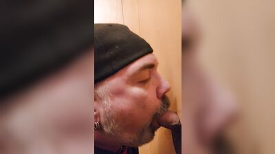 Fun Time at the Glory Hole (130)