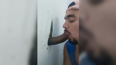 Fun Time at the Glory Hole (82)