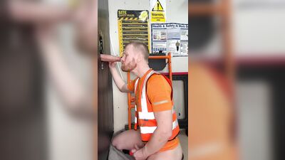 Fun Time at the Glory Hole (88)