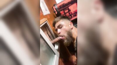 Fun Time at the Glory Hole (3)