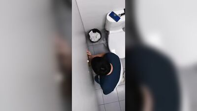 Fun Time at the Glory Hole (115)