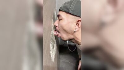 Fun Time at the Glory Hole (11)