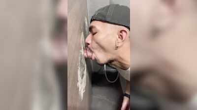 Fun Time at the Glory Hole (11)