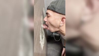 Fun Time at the Glory Hole (11)