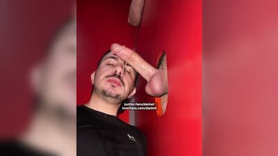 Fun Time at the Glory Hole (21)