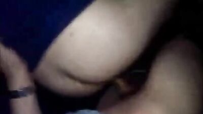 bonne bite dans le cul contre le capot - free gay porn
