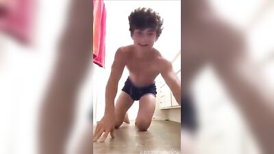 a fit hunk flexes his muscles - free gay porn