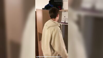 wank in front of friends 2 - free gay porn