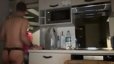 flashing to turkish delivery guy and inviting him in - free gay porn
