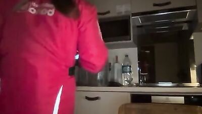 flashing to turkish delivery guy and inviting him in - free gay porn