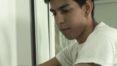 Chubby nerd bear fucks a cute twink 