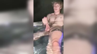 white dude in a jacuzzi - free gay porn