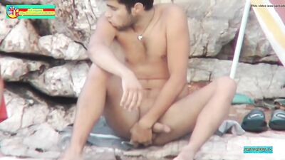 accidental cum on the beach - free gay porn