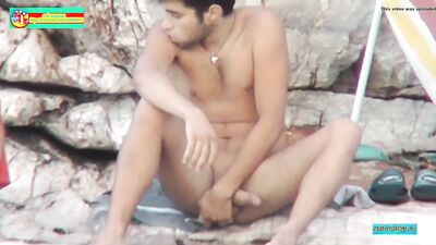 accidental cum on the beach - free gay porn