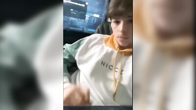 gamer after long match - free gay porn