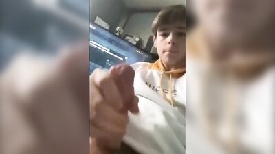 gamer after long match - free gay porn