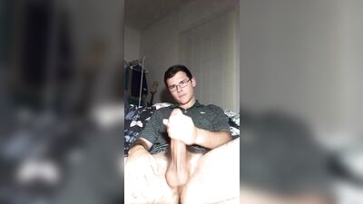 nerdy guy playing with his ass - free gay porn