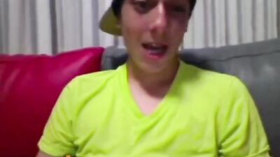 beautiful young wanker all smooth on the web - free gay porn