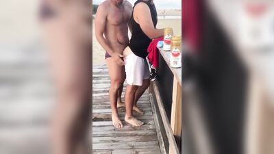 quick fuck by the beach - free gay porn