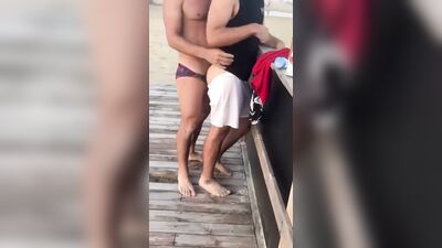 quick fuck by the beach - free gay porn