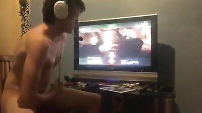 gamer guy secretly wanking with friends on the call clean - free gay porn