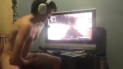 gamer guy secretly wanking with friends on the call clean - free gay porn