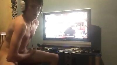 gamer guy secretly wanking with friends on the call clean - free gay porn