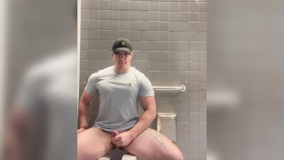 hunk jerking off in public bathroom - free gay porn