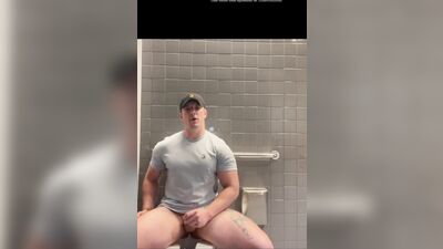 hunk jerking off in public bathroom - free gay porn