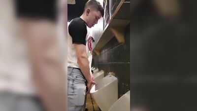 mijando de pau duro2 - free gay porn