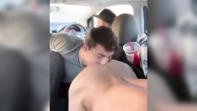 teen guy eating ass on the backseat - free gay porn