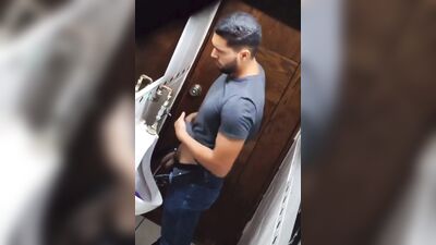sexy man is taking a piss - free gay porn