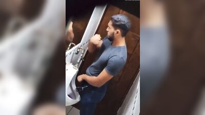 sexy man is taking a piss - free gay porn