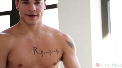 men boys toys alone time with levi karter - free gay porn