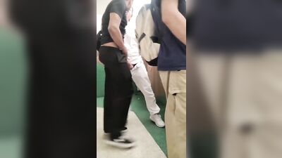 banheiro lotado de gostosos na pega o - free gay porn