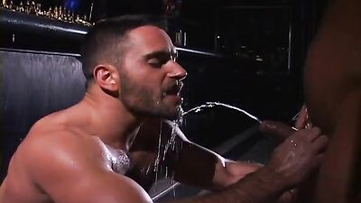 edu boxer manu maltes piss at the bar - free gay porn