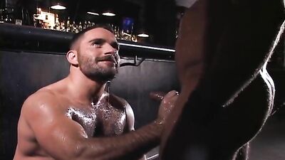 edu boxer manu maltes piss at the bar - free gay porn