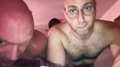 college dudes visit family on spring break - free gay porn