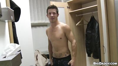 it s hot in here - free gay porn