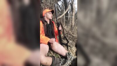 hunting bro cums on gun and licks it off like any good conservative would - free gay porn