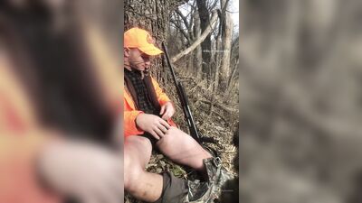 hunting bro cums on gun and licks it off like any good conservative would - free gay porn