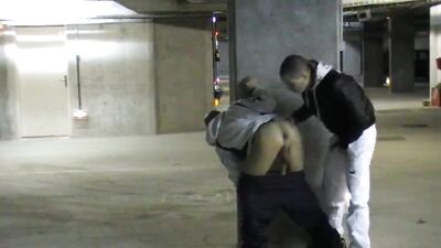 baise dans un parking d imeuble - free gay porn
